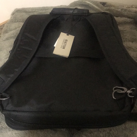Brand new Kenneth Cole Convertible laptop bag - Picture 2 of 5